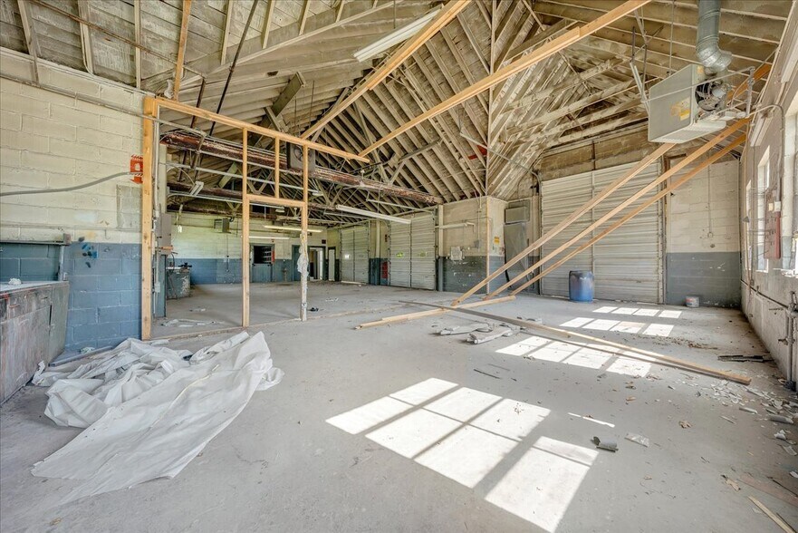 More Photos Of 1687 Stultz Rd, Martinsville Specialty For Sale