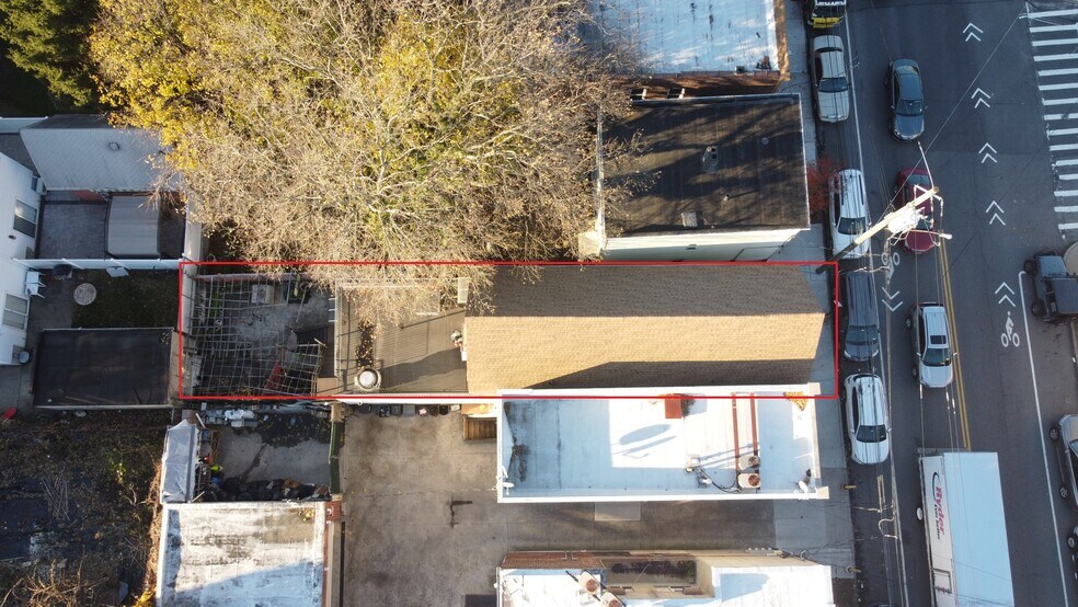 More Photos Of 1082 Bay St, Staten Island Freestanding For Sale