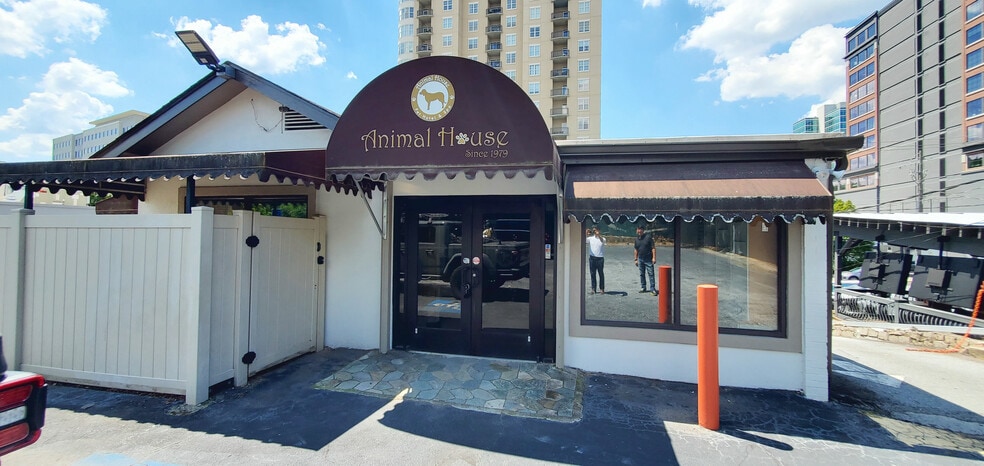 More Photos Of 324 E Paces Ferry Rd NE, Atlanta Storefront Retail Office For Lease