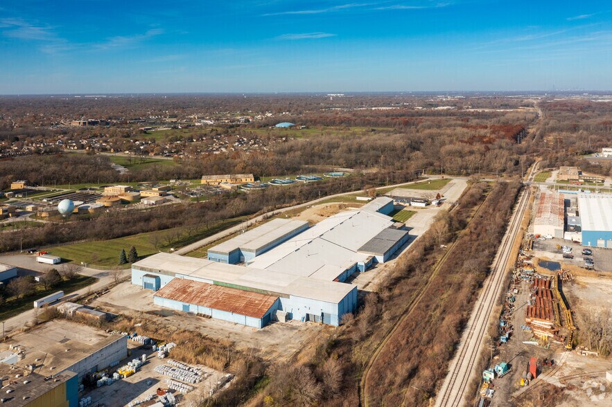 More Photos Of 300 E Joe Orr Rd, Chicago Heights Manufacturing For Sale