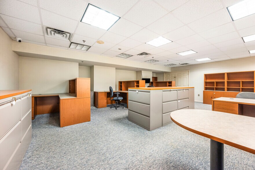 More Photos Of 5 Ilene Ct, Hillsborough Unknown For Lease