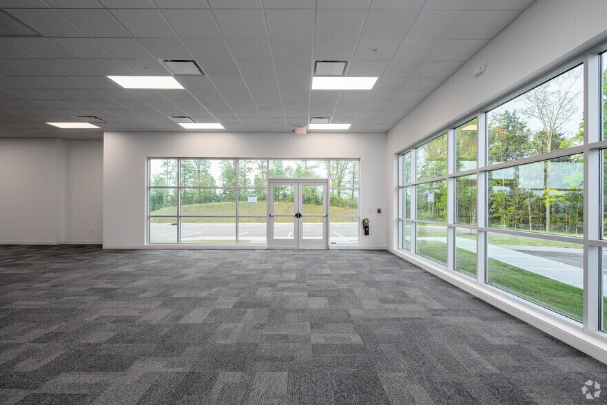 More Photos Of 121 Airpark Ctr E, Nashville Unknown For Lease