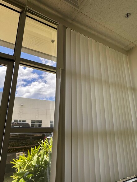 More Photos Of 2045 Lauwiliwili St, Kapolei Warehouse For Lease