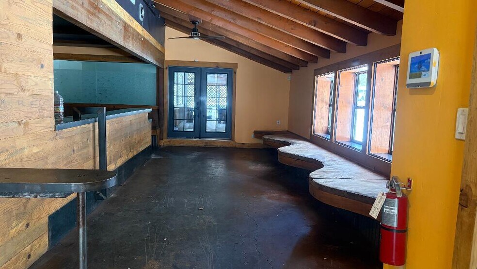 More Photos Of 23036 Joaquin Gully Rd, Twain Harte Freestanding For Lease
