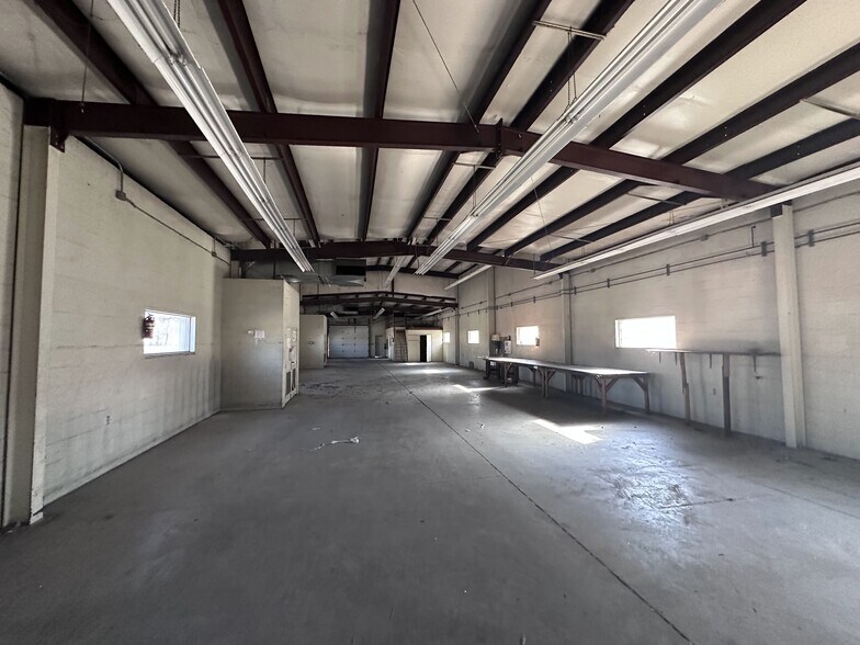 More Photos Of 205 S New Madrid St, Sikeston Light Manufacturing For Sale