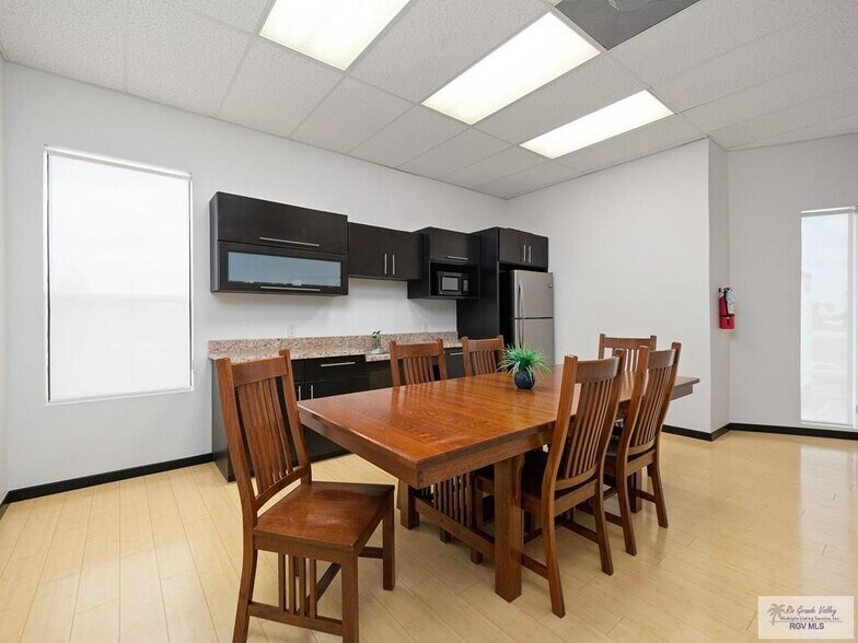 8015 N Expressway 77, Olmito, TX 78575 Medical Office For Lease