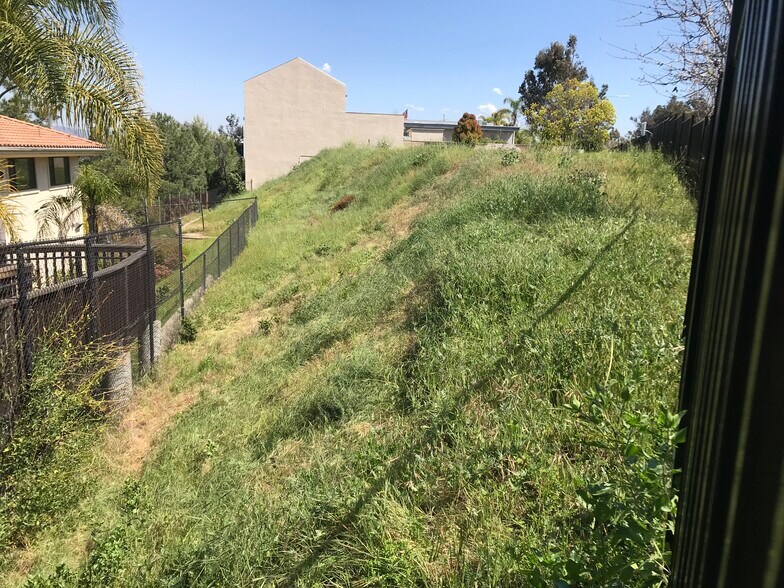 More Photos Of 2458 Auto Park Way, Escondido Land For Lease