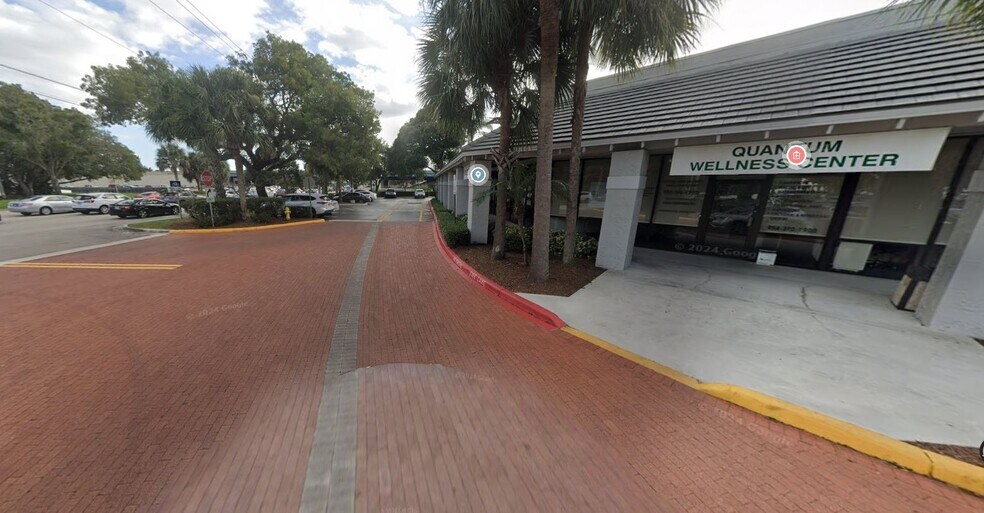 More Photos Of 1251-1269 S Pine Island Rd, Plantation Storefront For Lease