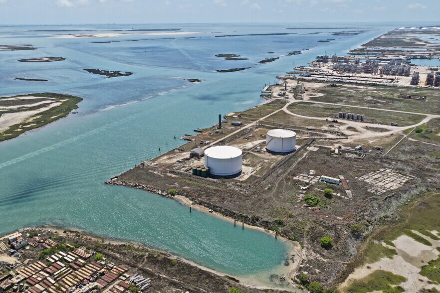 More Photos Of 854 Cr 4692, Aransas Pass Chemical Oil Refinery For Sale