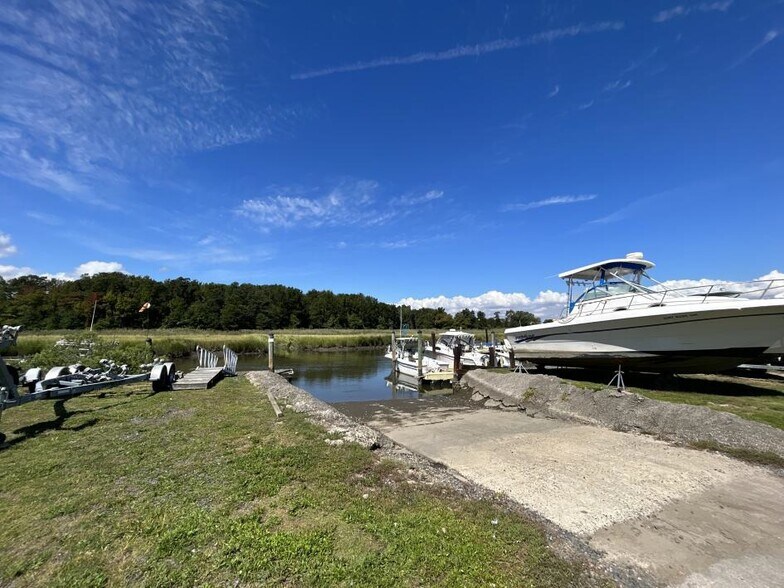 More Photos Of 53-61 N Park Ave, Keansburg Marina For Sale