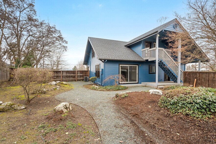 More Photos Of 858 NE A St, Grants Pass Office Residential For Sale