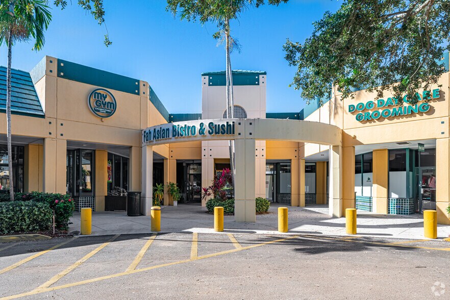 More Photos Of 7401-7491 N Federal Hwy, Boca Raton Unknown For Lease