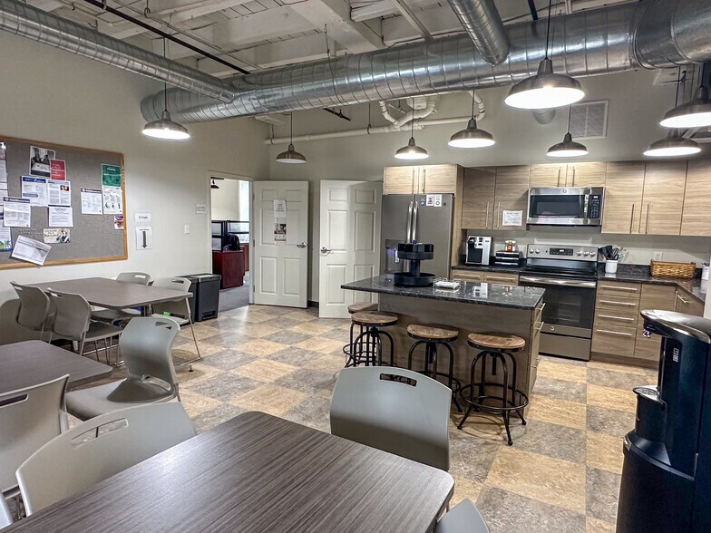 More Photos Of 410 Canal Pl, Little Falls Hotel For Lease