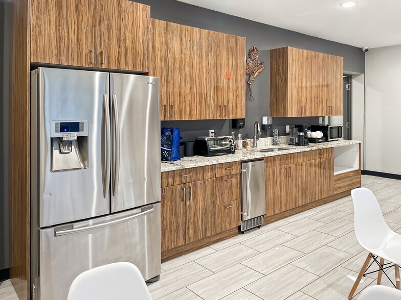 More Photos Of 404 Airport Fwy, Bedford Coworking Space