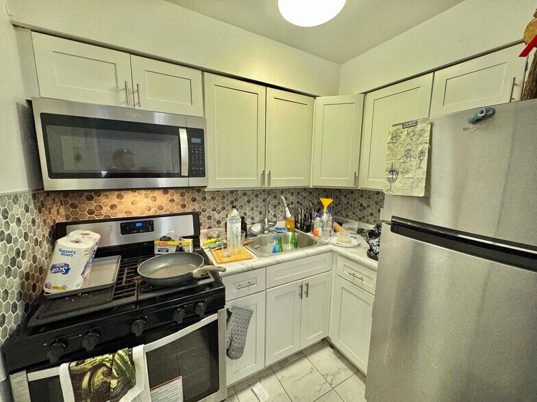 More Photos Of 86-20 57th Rd, Elmhurst Apartments For Sale