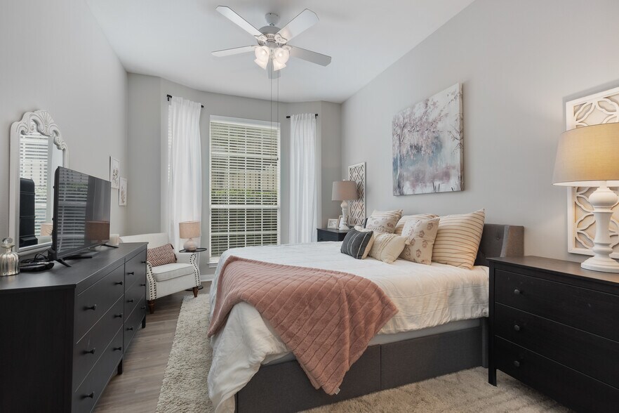 More Photos Of 1800 S Brentwood Blvd, Saint Louis Apartments For Sale