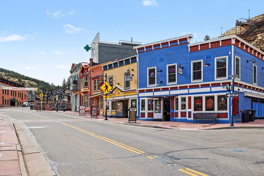 More Photos Of 171 Lawrence St, Central City Storefront For Sale