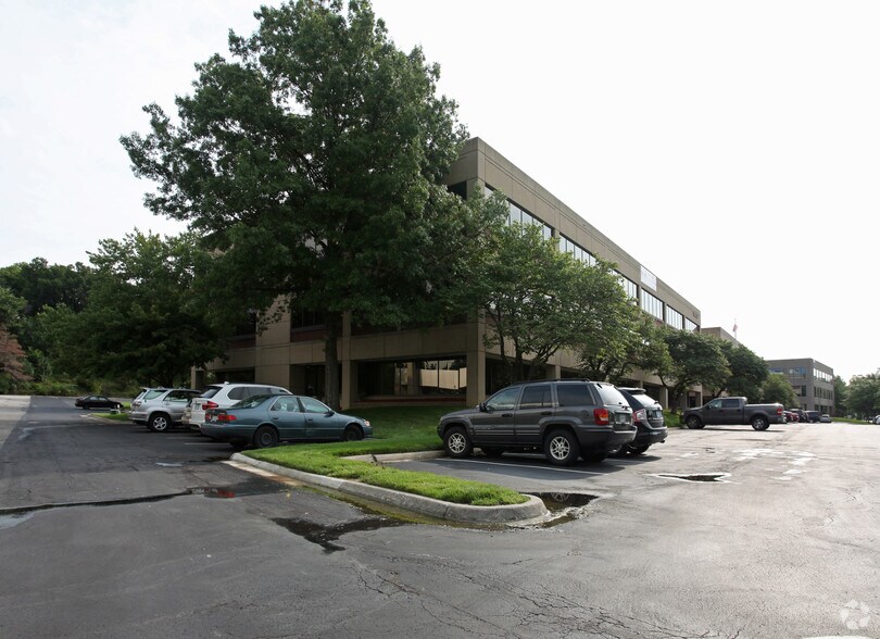 More Photos Of 9233 Ward Pky, Kansas City Office For Lease