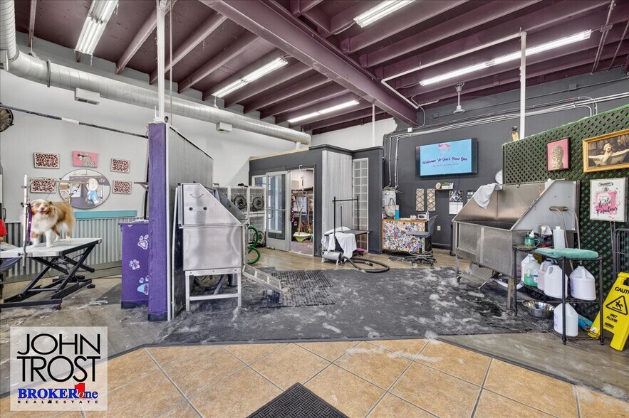 More Photos Of 801 N Center St, Casper Freestanding For Sale