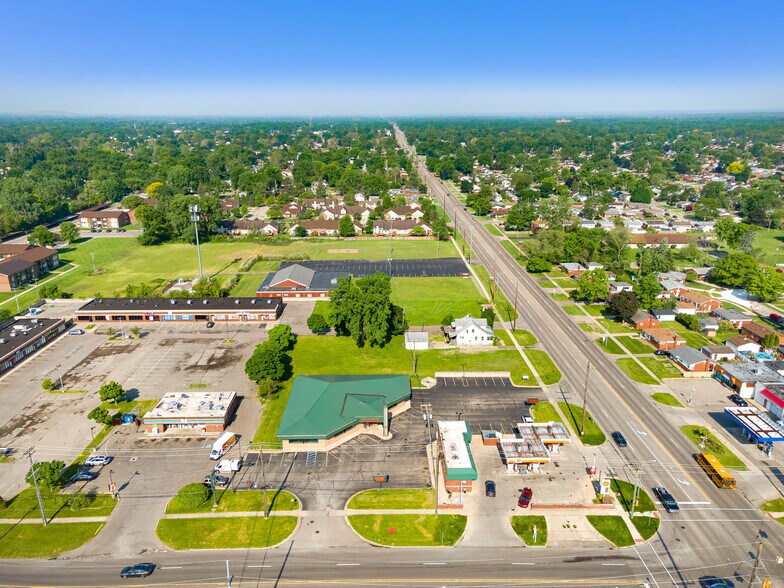More Photos Of 146 S Venoy Rd, Westland Freestanding For Lease