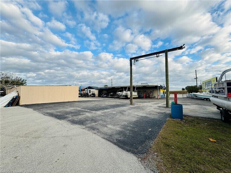 More Photos Of 1130 US Highway 27 N, Lake Placid Freestanding For Sale