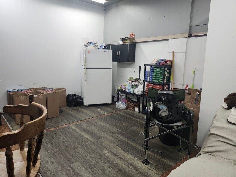 More Photos Of 1499 Main St E, Hamilton Storefront Retail Residential For Sale