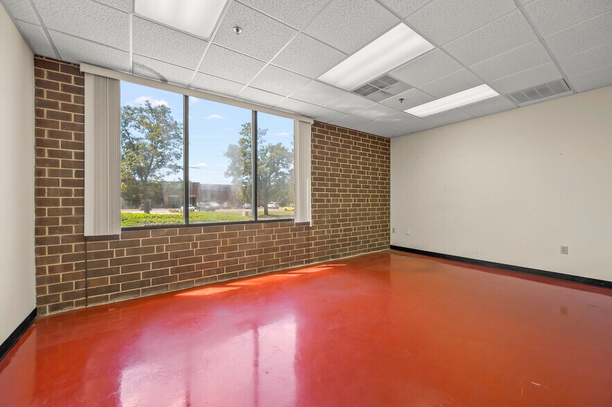 More Photos Of 623 Southwest St, High Point Warehouse For Lease