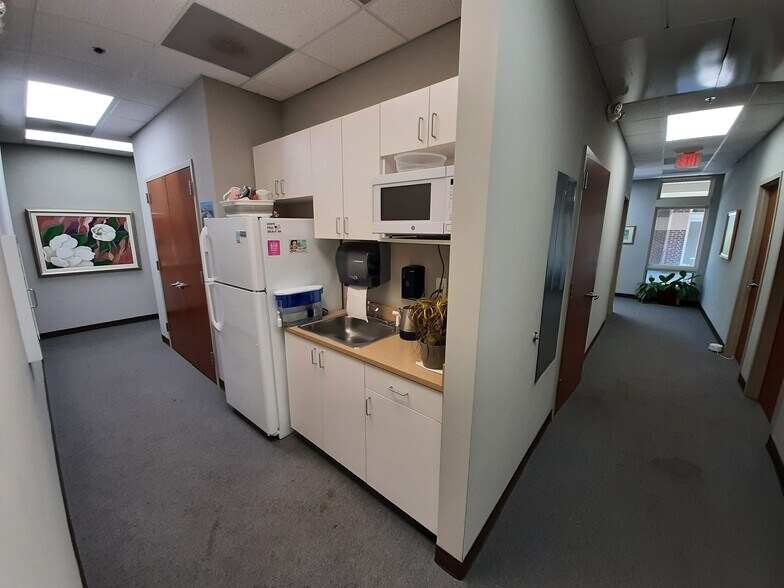 More Photos Of 1709 Legion Rd, Chapel Hill Coworking Space