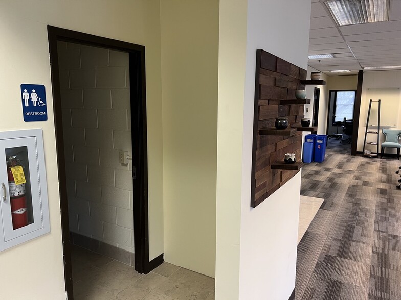 More Photos Of 50 SW Pine St, Portland Office For Lease