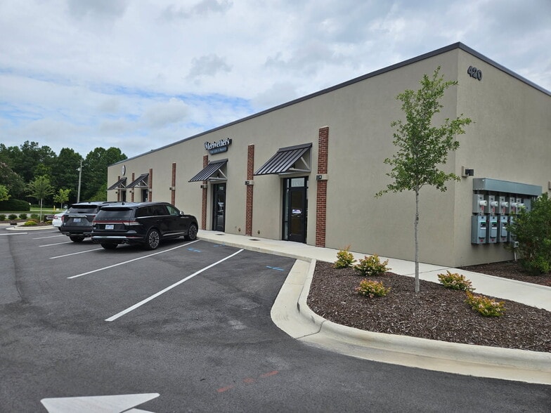 More Photos Of 420 Chaney Ave, Jacksonville Storefront For Lease