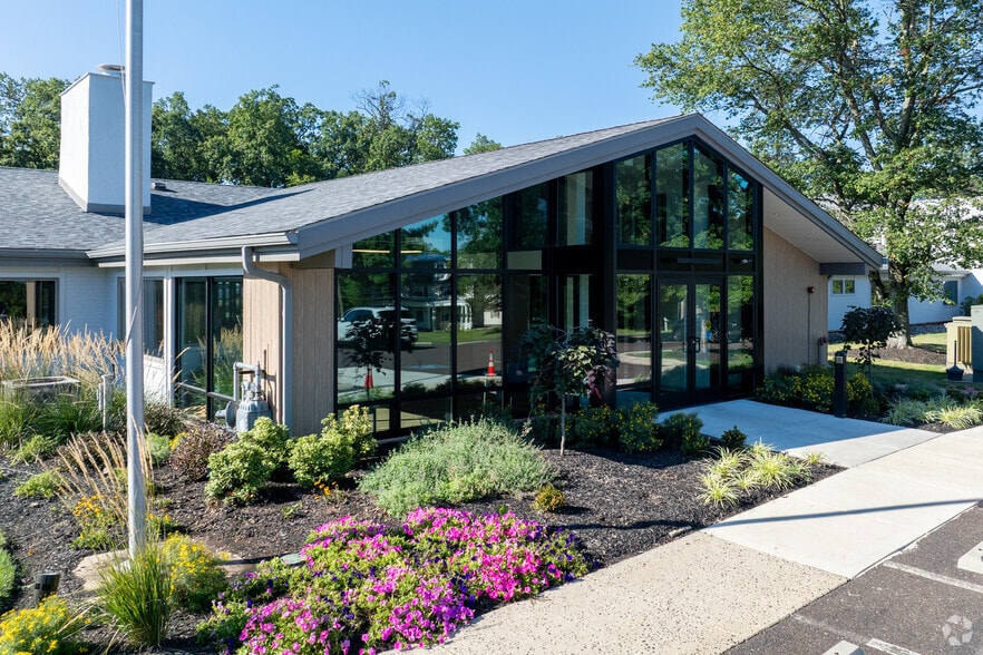 Primary Photo Of 1001-1019 S Broad St, Lansdale Medical For Lease