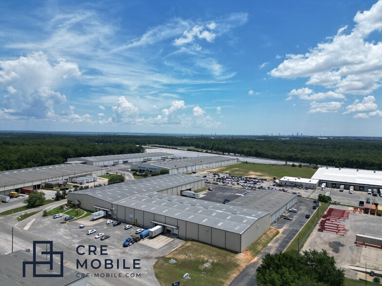 More Photos Of 248 Jacintoport Blvd, Saraland Warehouse For Lease