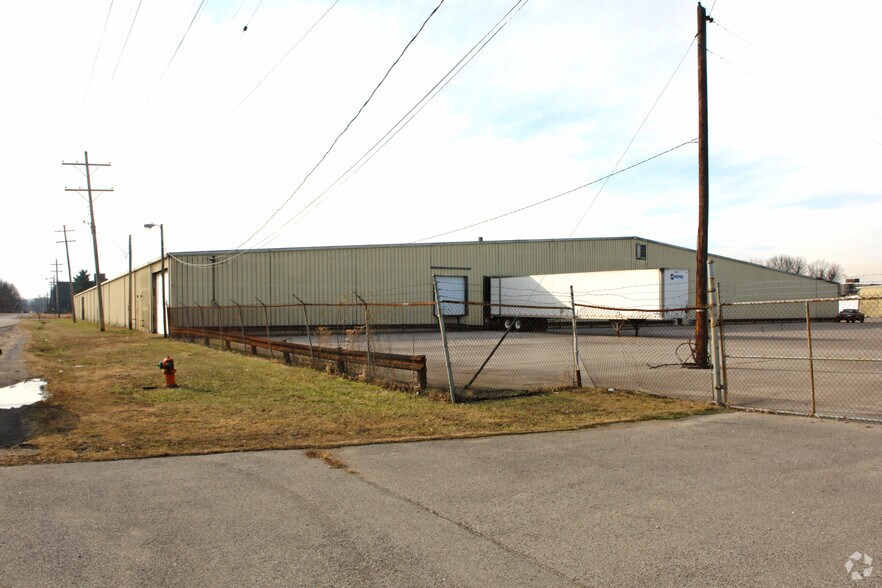 More Photos Of 3840 Fitzgerald Rd, Louisville Warehouse For Lease