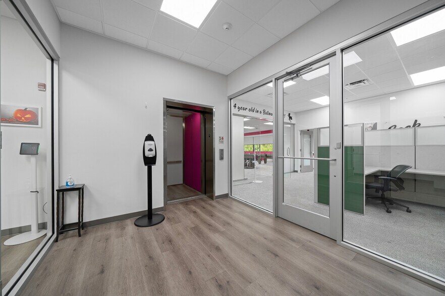 More Photos Of 1930 SW 38th Ave, Ocala Office For Lease