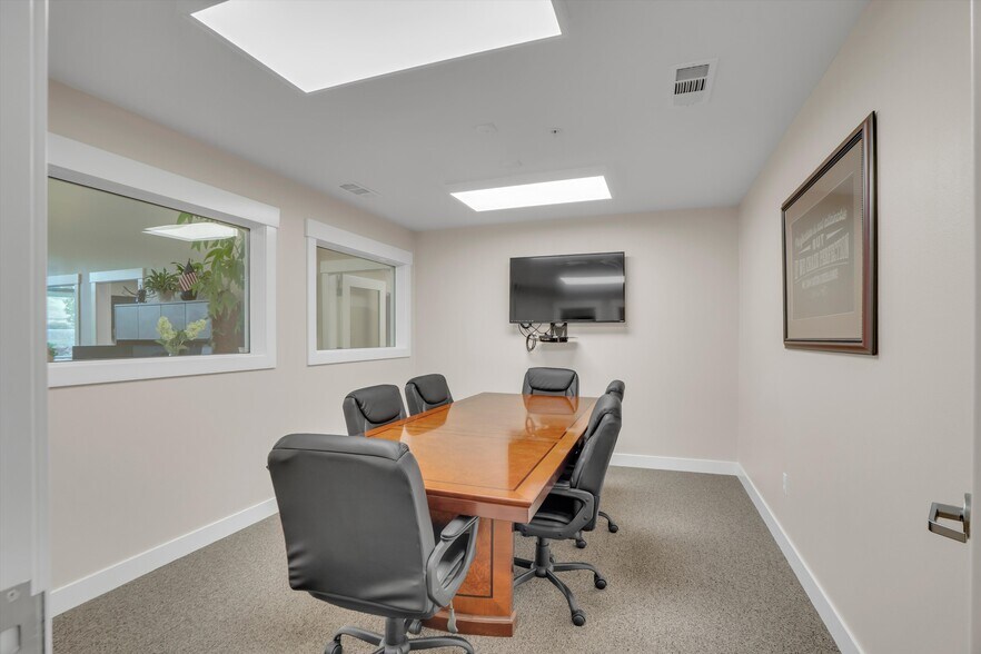 More Photos Of 5380 Gateway Plaza Dr, Benicia Industrial For Sale