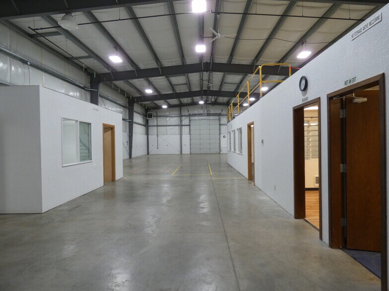 More Photos Of 281 W Business Park Loop, Shelton Warehouse For Lease