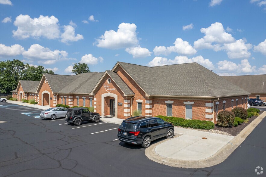 More Photos Of 8936 Southpointe Dr, Indianapolis Unknown For Lease