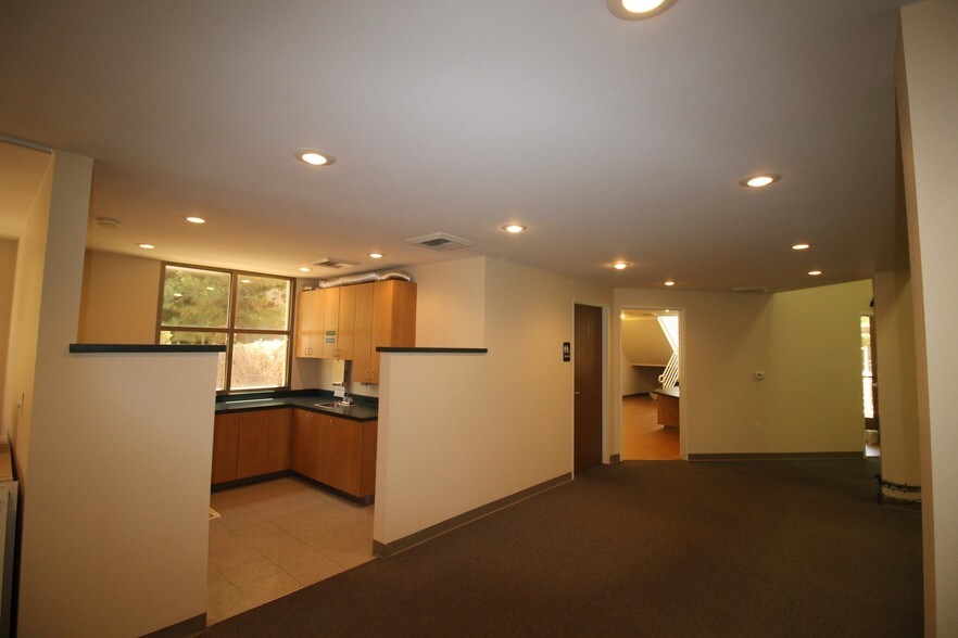 More Photos Of 66 N Pecos Rd, Henderson Medical For Lease