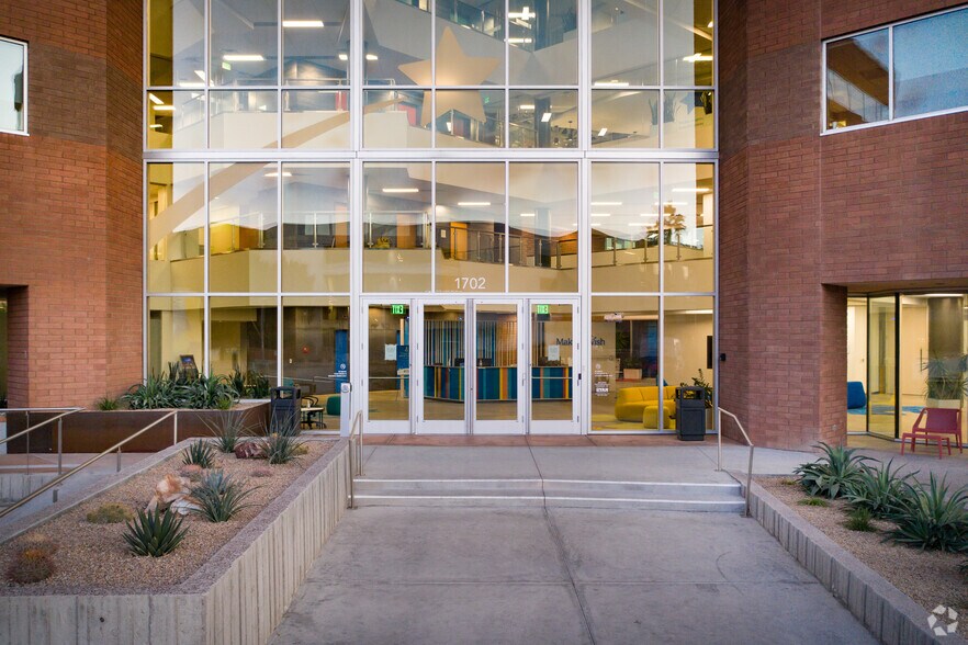More Photos Of 1702 E Highland Ave, Phoenix Office For Sale