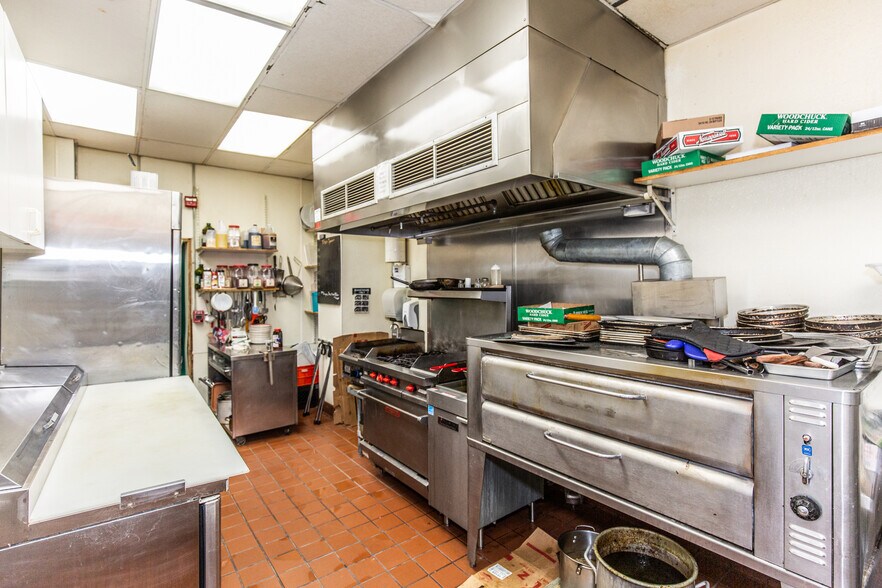 More Photos Of 2020-2026 Smith St, North Providence Freestanding For Sale