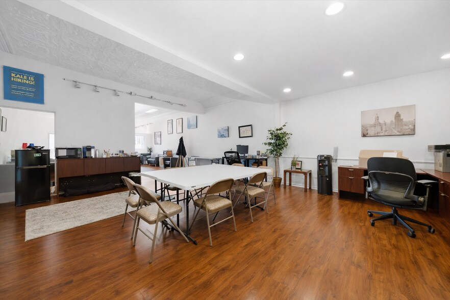 More Photos Of 2447 N Ashland Ave, Chicago Storefront Retail Residential For Lease