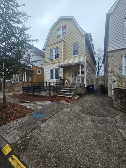 More Photos Of 1543 Leland Ave, Bronx Multifamily For Sale