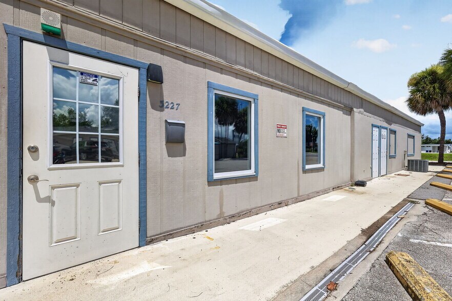 More Photos Of 3207-3229 13th St, Saint Cloud General Retail For Sale