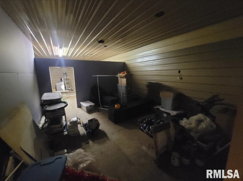 More Photos Of 214 W Main St, Elizabeth Restaurant For Sale