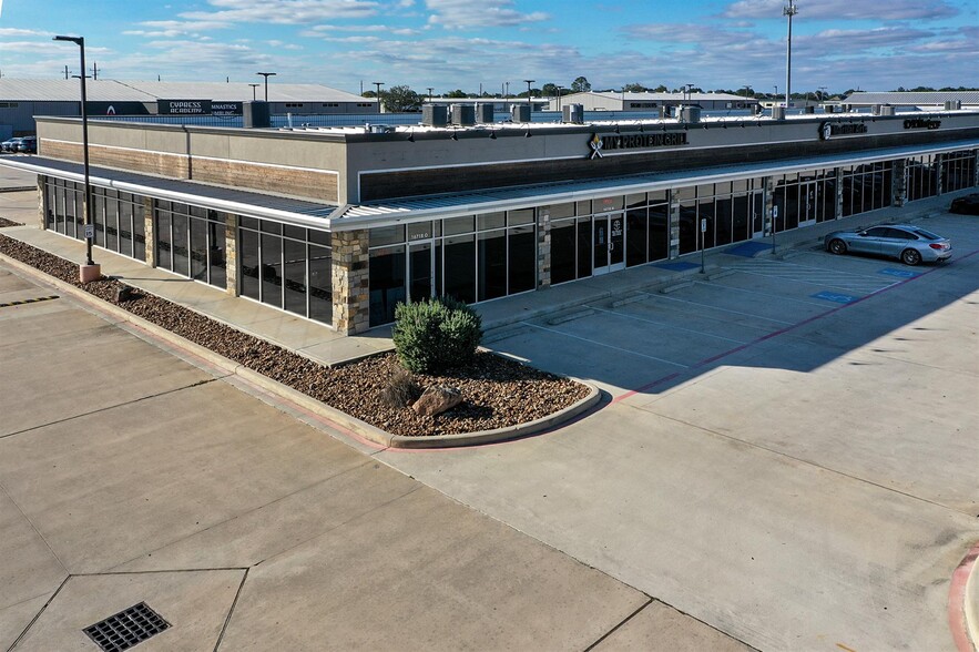 More Photos Of 16718 House Hahl Rd, Cypress Storefront Retail Office For Lease