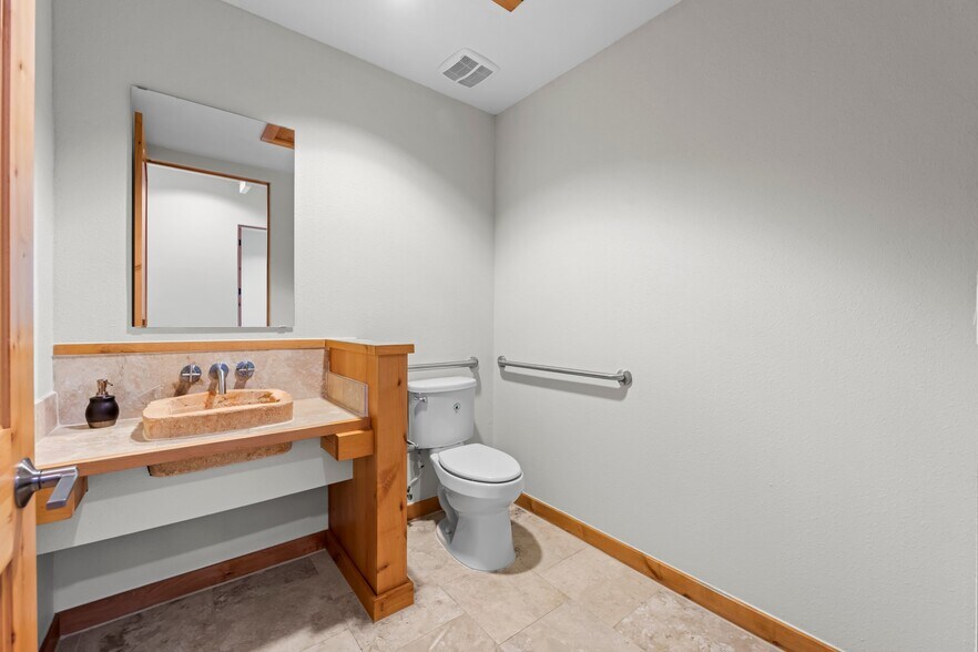 More Photos Of 25329 Budde Rd, The Woodlands Unknown For Lease