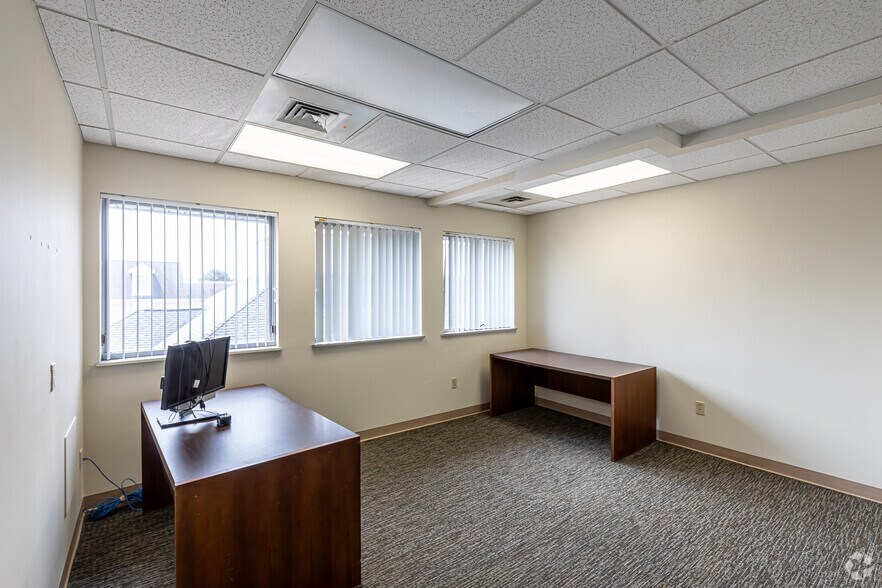 More Photos Of 2928 Main St, Glastonbury Medical For Lease