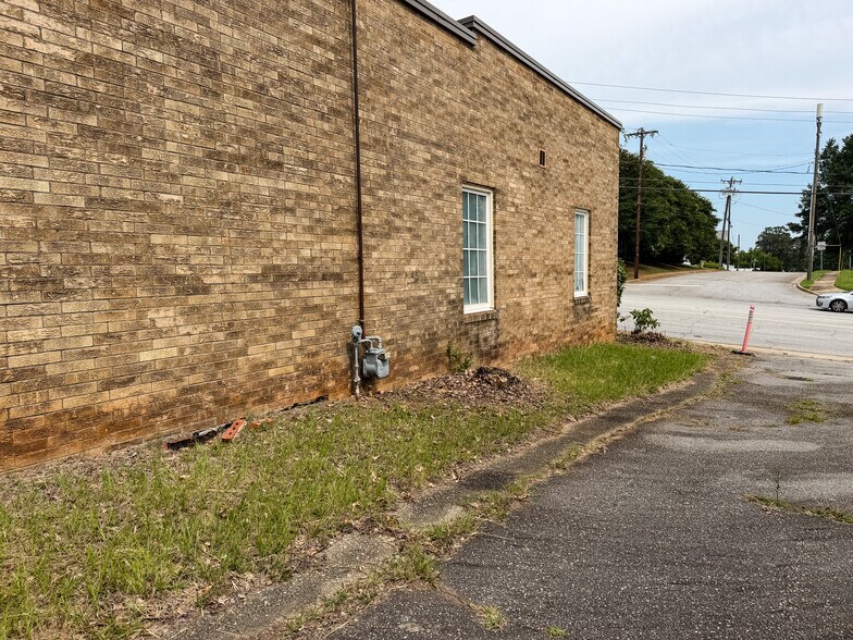 More Photos Of 349 E Saint John St, Spartanburg Office For Sale