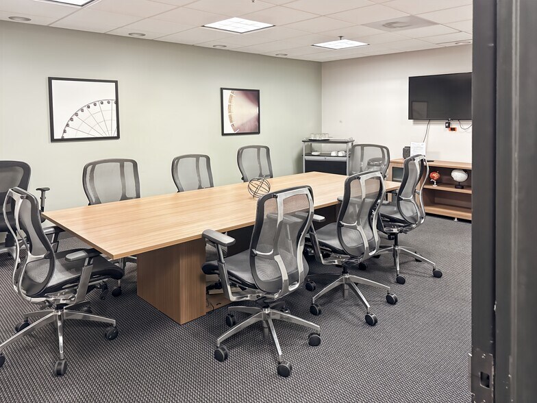 More Photos Of 400 W Capitol Ave, Little Rock Coworking Space