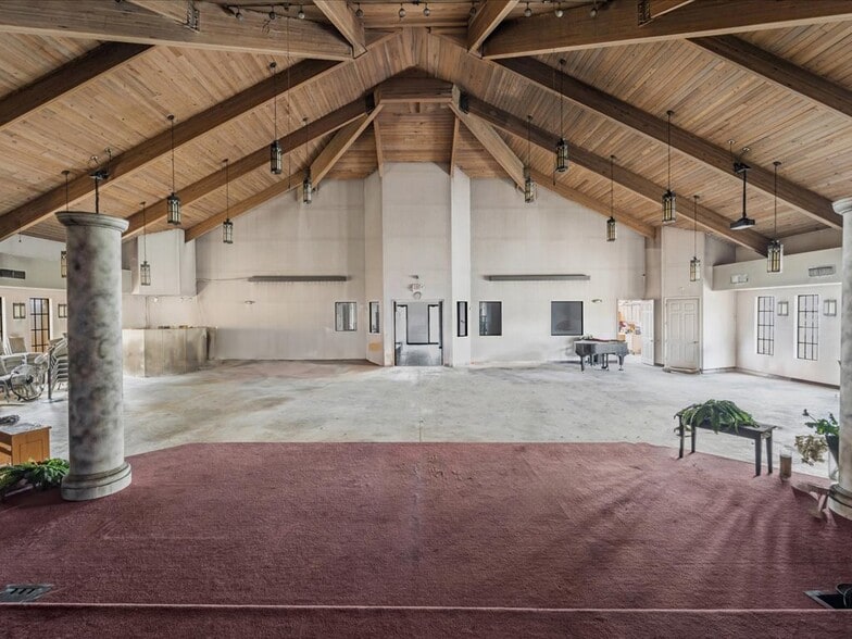 More Photos Of 4630 Palm Beach Blvd, Fort Myers Religious Facility For Sale